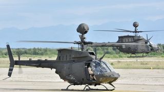 U Zracnoj bazi Zemunik odrzana je prezentacija pocetka letacke obuke na helikopterima OH-58D Kiowa Warrior koji su donacija americke vojske. Prezentaciji je naocio ministar obrane RH Damir Krsticevic koji je sudjelovao u trenaznom letu
