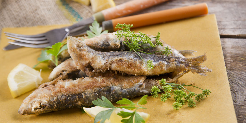 Sardine su jedna od najzdravijih vrsta ribe. Uz kalcij, porcija sardina ima i veliku količinu omega 3 masnih kiselina i vitamina D.