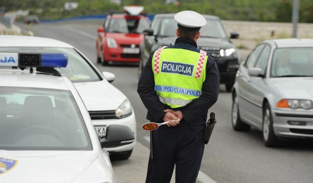 Kontrola prometa, prometni policajac