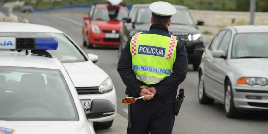 Kontrola prometa, prometni policajac