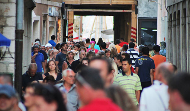 Đir po gradu 25. srpnja 2011.ljudi, guzva, ulica (foto:Saša Čuka)