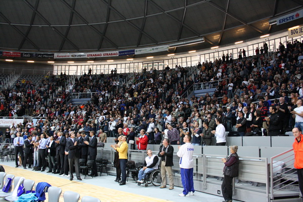 KK Zadar – Real Madrid, umirovljenje dresova 10 (Giuseppe Giergia) i 11 (Kresimir Cosic), Foto; Mladen Malik KK Zadar – Real Madrid, umirovljenje dresova 10 (Giuseppe Giergia) i 11 (Kresimir Cosic), Foto; Mladen Malik
