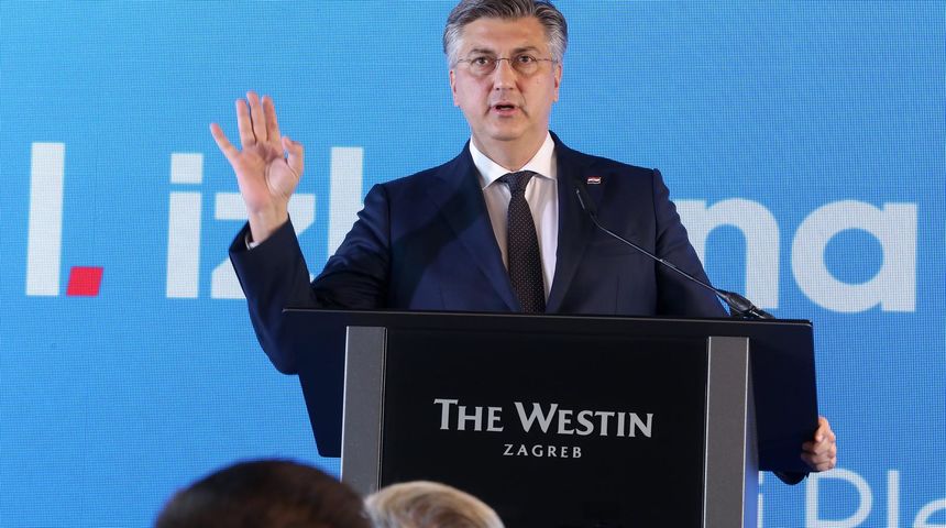 U hotelu Westin predstavljene su liste kandidata Hrvatske demokratske zajednice za I., II. i VI. izbornu jedinicu. Predsjednik HDZ-a Andrej Plenkovic U hotelu Westin predstavljene su liste kandidata Hrvatske demokratske zajednice za I., II. i VI. izbornu jedinicu. Predsjednik HDZ-a Andrej Plenkovic