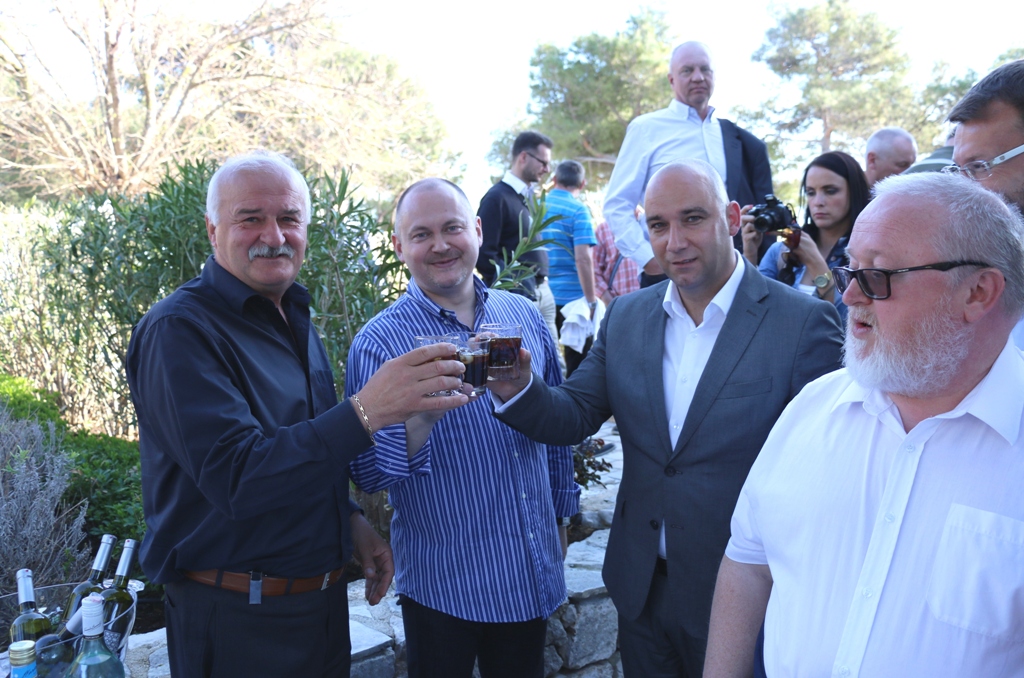 Delegacija Južnomoravske regije u posjeti otoku Viru Delegacija Južnomoravske regije u posjeti otoku Viru