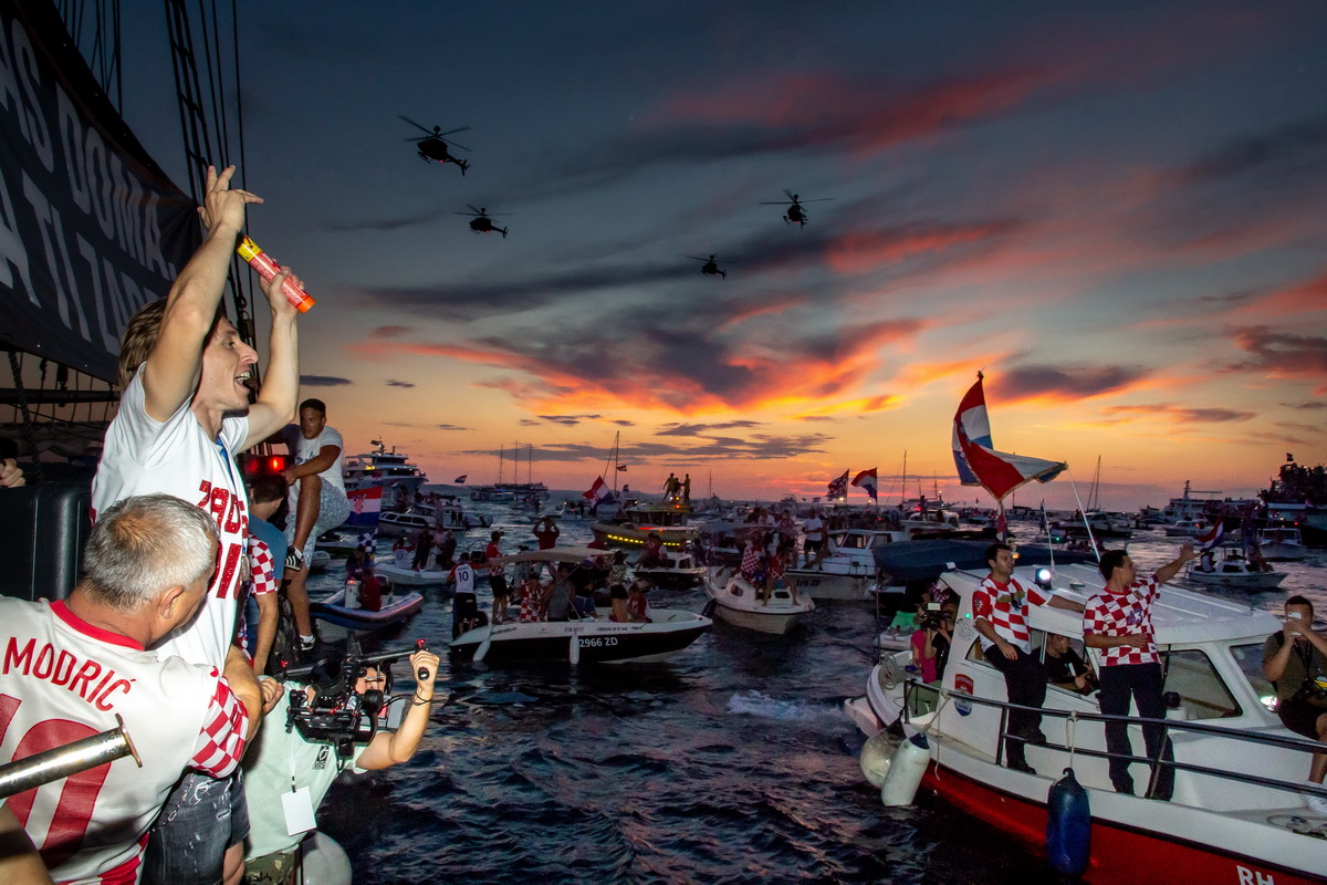 Veličanstven doček četvorice zadarskih Vatrenih od Gradskog mosta do Foruma