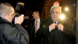 Zagreb, 040110.
Sjediste HDZ-a.
Zbog jucerasnjeg istupanja u javnosti iza ledja premijerki i predsjednici HDZ-a Jadranki Kosor, Ivo Sanader izbacen je iz HDZ-a. 
Na slici: prije nego sto je Jadranka Kosor objavila da dr Ivo Sanader nije vise clan HDZ-a, L