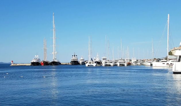 Zadarske vedute: Putnička luka i marina Tankerkomerc (thumbnail)