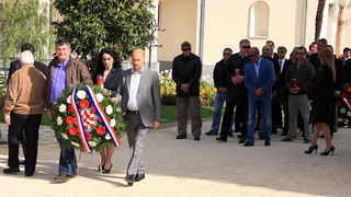 Dan županije: Polaganje vijenaca na Gradskom groblju Zadar Dan županije: Polaganje vijenaca na Gradskom groblju Zadar