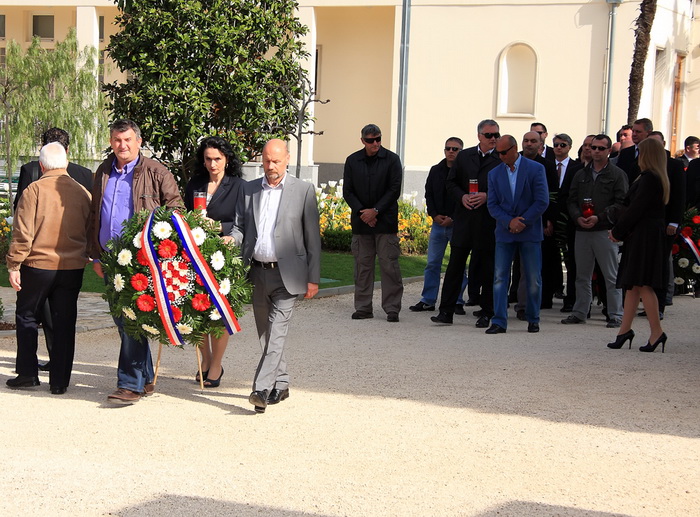 Dan županije: Polaganje vijenaca na Gradskom groblju Zadar Dan županije: Polaganje vijenaca na Gradskom groblju Zadar