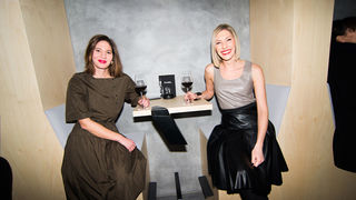 Jučer je Zagreb postati bogatiji za još jednu destinaciju za opuštanje Bistroteka Bar, u kojoj će svi posjetitelji moći uživati u bogatoj ponudi whiskey-a, cognaca, gina, ruma, koktela, kojeg će prepoznati svi ljubitelji ovog jedinstvenog užitka. Dobru Jučer je Zagreb postati bogatiji za još jednu destinaciju za opuštanje Bistroteka Bar, u kojoj će svi posjetitelji moći uživati u bogatoj ponudi whiskey-a, cognaca, gina, ruma, koktela, kojeg će prepoznati svi ljubitelji ovog jedinstvenog užitka. Dobru