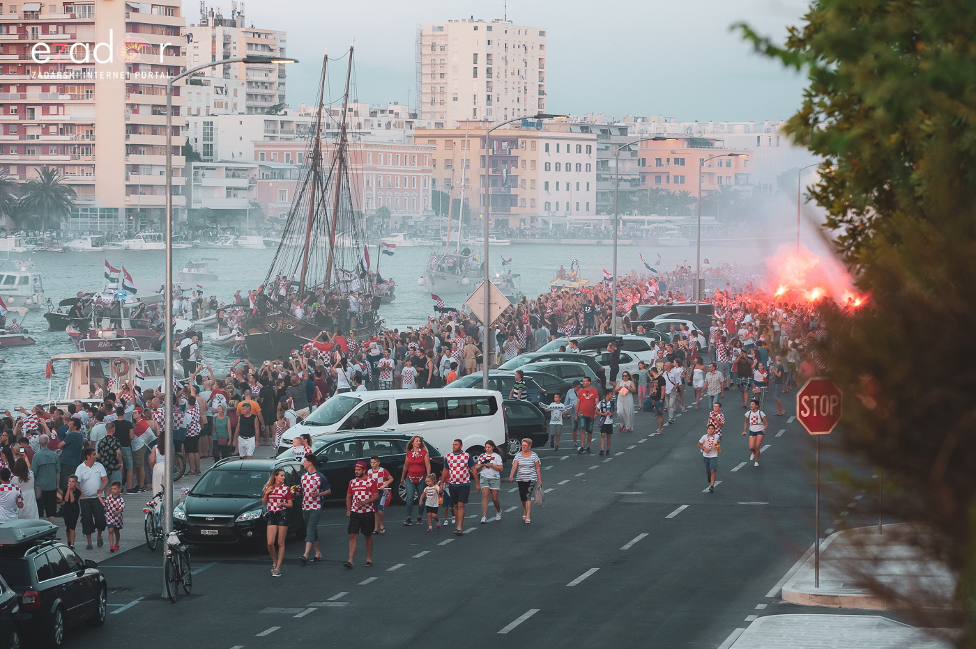 Zadar priredio čudesan doček svojim Vatrenim herojima (1)