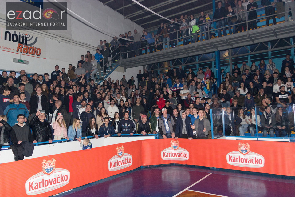 Humanitarno gledanje utakmice Zadar-Cibona u Jazinama Humanitarno gledanje utakmice Zadar-Cibona u Jazinama