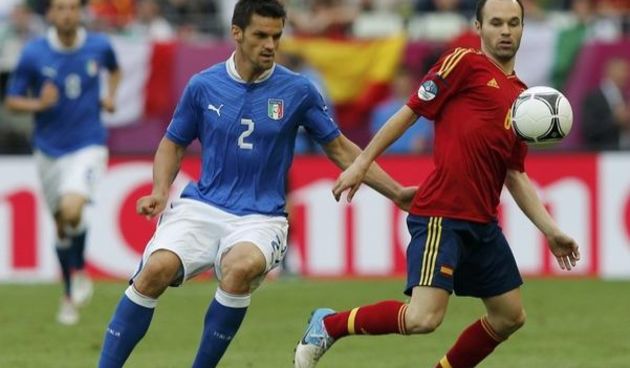 Christian Maggio i Andres Iniesta, foto: Reuters