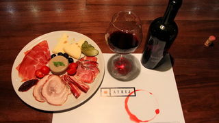 Restoran bar Atrij: Finger Food & Wine Selection, Foto: Iva Perinčić Restoran bar Atrij: Finger Food & Wine Selection, Foto: Iva Perinčić