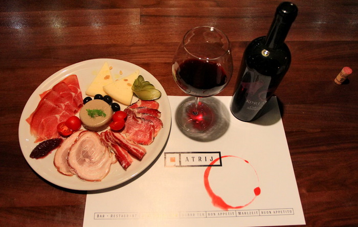 Restoran bar Atrij: Finger Food & Wine Selection, Foto: Iva Perinčić Restoran bar Atrij: Finger Food & Wine Selection, Foto: Iva Perinčić