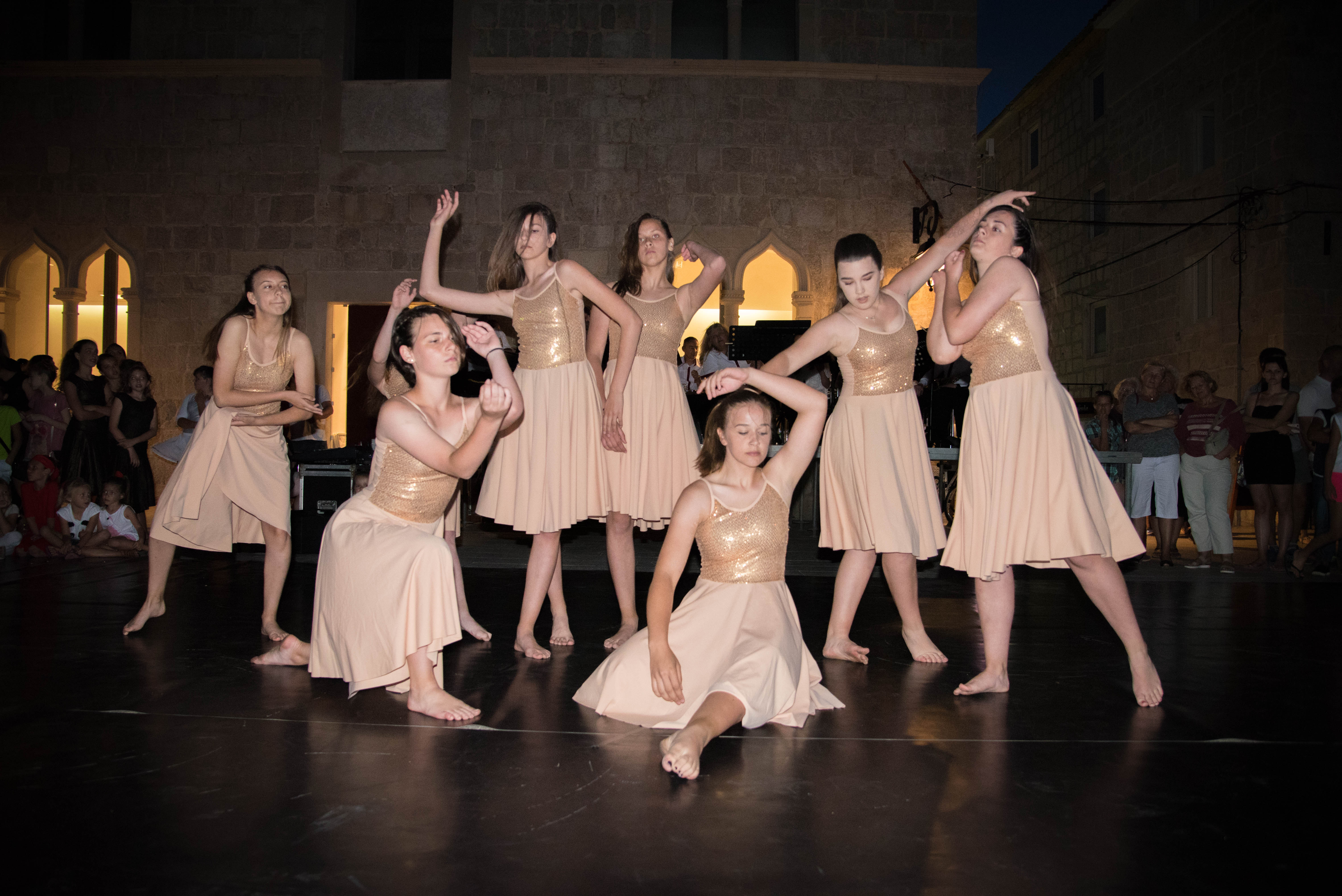 Pag, plesna udruga Kissa