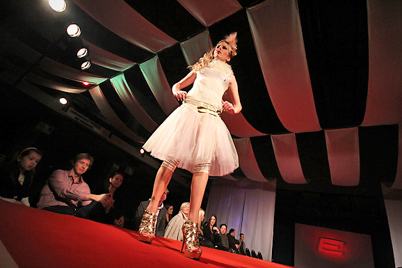 Ki-N-ky by E production (foto:Saša Čuka) Ki-N-ky by E production (foto:Saša Čuka)