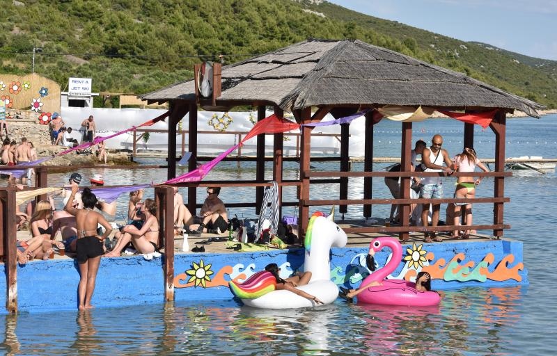 U Tisnom na lokaciji The Garden otvoren Love International festival koji privlači mlade iz cijele Europe