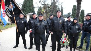 Na Gradskom groblju odana počast poginulim hrvatskim braniteljima povodom 30. obljetnice VRO Maslenica Na Gradskom groblju odana počast poginulim hrvatskim braniteljima povodom 30. obljetnice VRO Maslenica