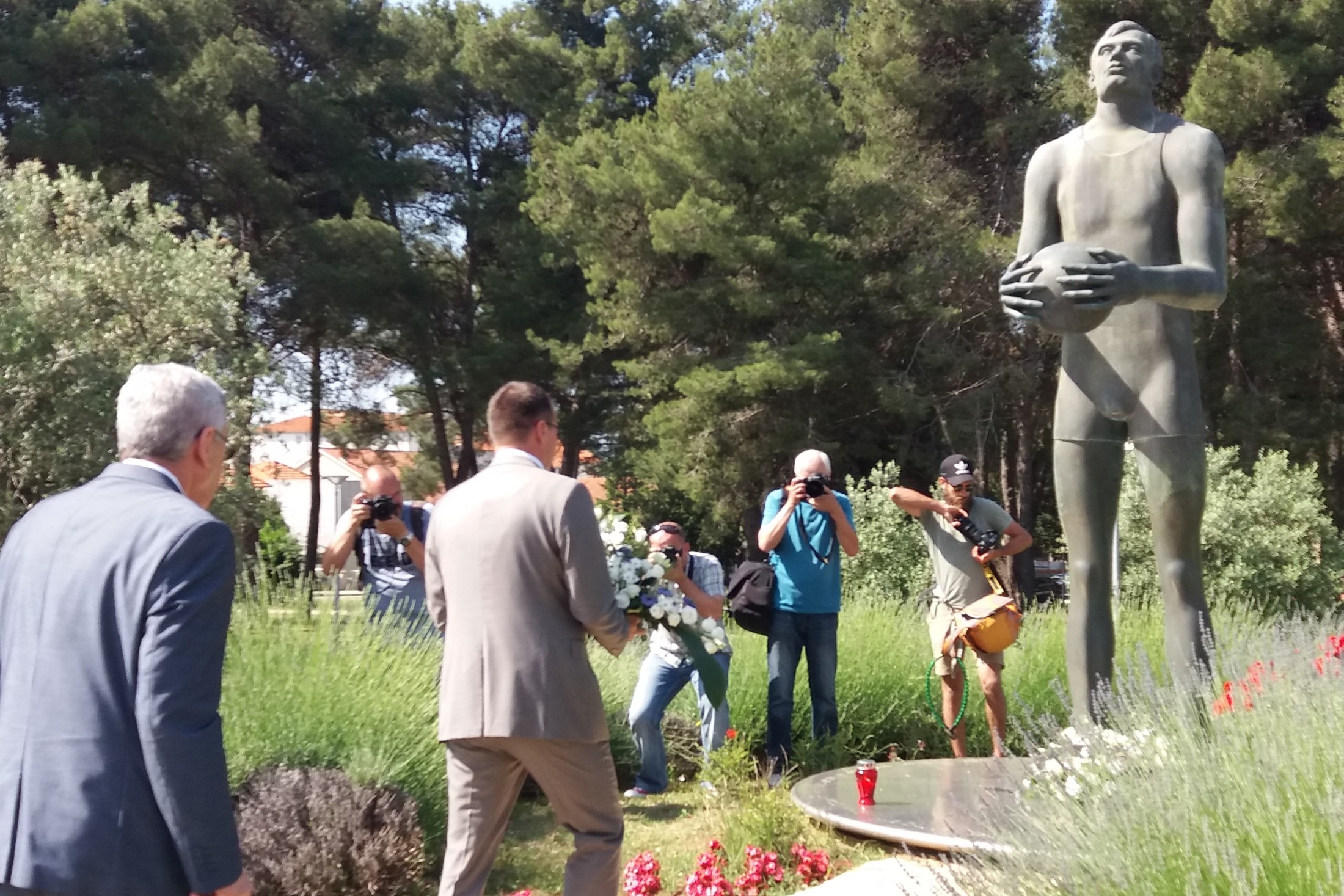 23. obljetnica smrti Krešimira Ćosića 23. obljetnica smrti Krešimira Ćosića