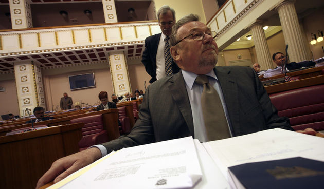 Zagreb 280410. Sjednica sabora. Vladimir Seks. Foto: Damjan Tadic / CROPIX