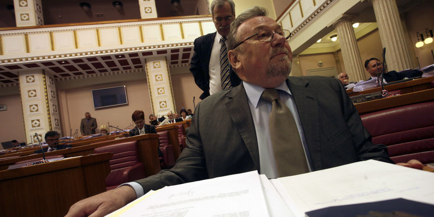 Zagreb 280410. Sjednica sabora. Vladimir Seks. Foto: Damjan Tadic / CROPIX