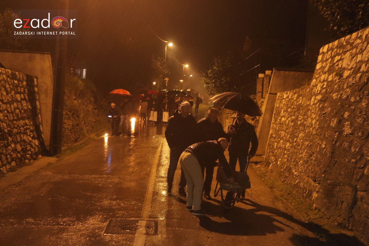 Bibinje: Tradicionalna procesija s Križem na Veliki Petak