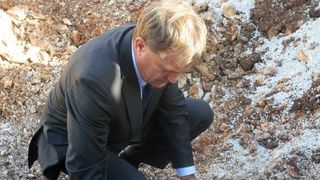 U ulici Ive Masine (Mjesni odbor Crvene kuce) gradonacelnik Bozidar Kalmeta sa suradnicima polozio je kamen temeljac. Time je svecano obiljezeni pocetak gradnje socijalnih stanova po modelu programa POS. Photo: Dino Stanin/PIXSELL