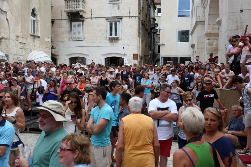 Split: Svakog dana car Dioklecijan i njegova supruga Priska pozdravljaju građane