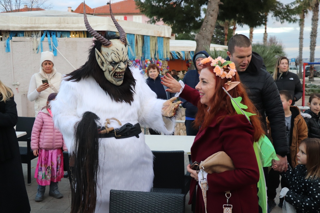Virske maškare: Karnevalska povorka i Trio Gušt