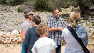 U Vrtovima lunjskih maslina održana 12. Lunjska maslinada. Foto: Vinko Pešić