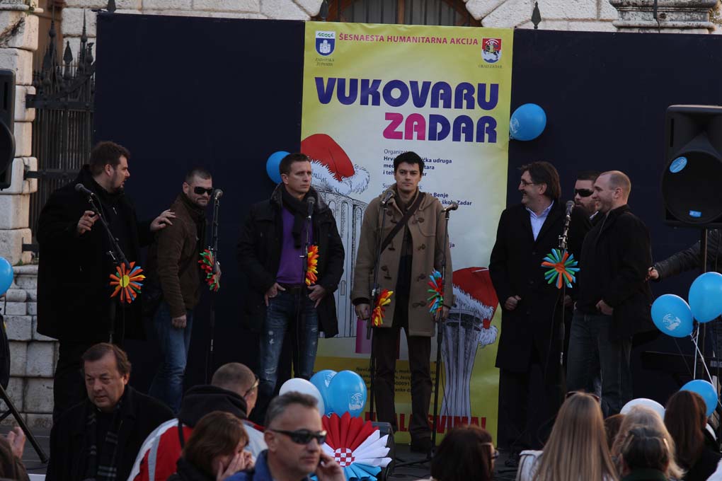 Vukovaru ZaDar na Narodnom trgu, foto: Iva Perinčić Vukovaru ZaDar na Narodnom trgu, foto: Iva Perinčić