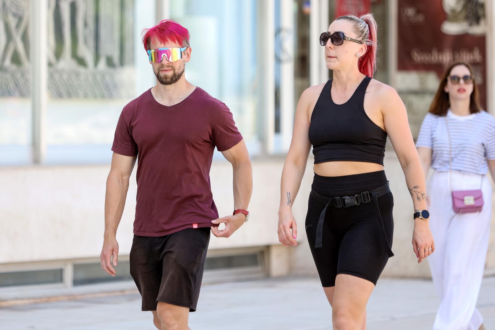 Sunčana nedjelja: Domaći i turisti na ulicama grada Sunčana nedjelja: Domaći i turisti na ulicama grada