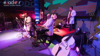 Ludnica u Saturnusu: Najbolji doček u svemiru i šire Ludnica u Saturnusu: Najbolji doček u svemiru i šire