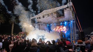 Vatromet, tisuće konfeta, šampanjac, prskalice i koncert Ivana Zaka i Tempo Banda