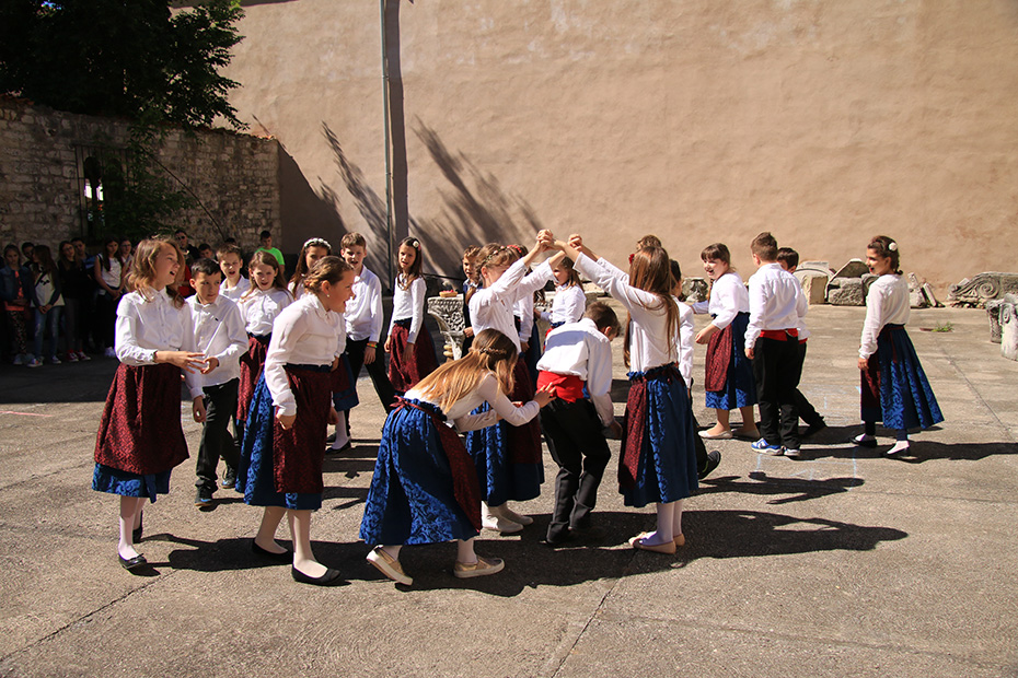 OŠ Zadarski otoci: “Igrajmo se igrajmo-igre dida moga”