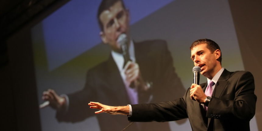 Zagreb, 031209.
Predavanje Amerikanca Davida Plouffea ‘The art of possible’ u Hypo centru, koji je postao poznat kao covjek koji je vodio i smislio predizbornu kampanju Baracka Obame.
Foto: Igor Sambolec / CROPIX