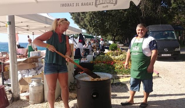 Dani  Slavonije u Zadru, kuhanje čvaraka