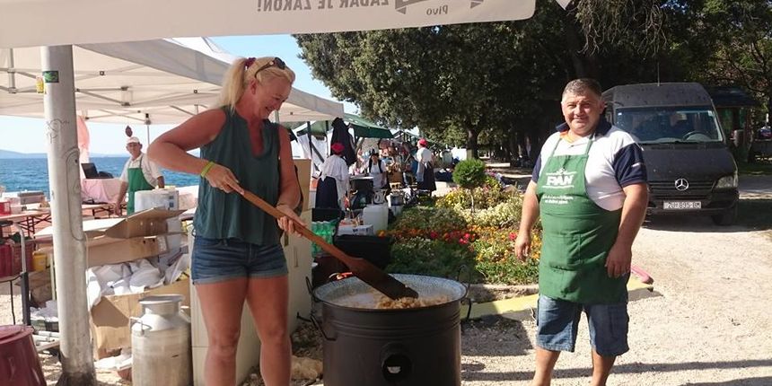 Dani Slavonije u Zadru, kuhanje čvaraka Dani Slavonije u Zadru, kuhanje čvaraka