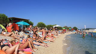 Na plaži Punta u Bibinjama održan 6. Memorijalni turnir u odbojci na pijesku za Tomislav Sikirića – Siku. Foto: Leo Banić Na plaži Punta u Bibinjama održan 6. Memorijalni turnir u odbojci na pijesku za Tomislav Sikirića – Siku. Foto: Leo Banić