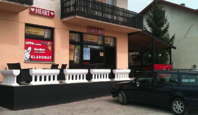 Nožem ubio dvojicu mladića ispred kafića u Vojišnici, foto: facebook