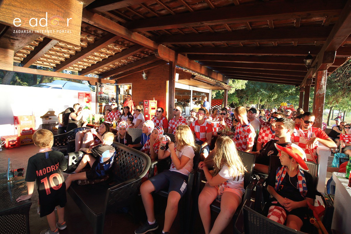 Bibinje: Navijanje za Vatrene i fešta nakon pobjede nad Rusijom