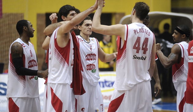 Podsused, 160111. 17.kolo NLB Liga. Veceras se u u sportskoj dvorani Sutinska vrela odigrava utakmica 17.kola NLB lige izmedu domacina KK Cedevita i gostiju KK Partizan iz Beograda. Na slici: slavlje igraca na kraju utakmice Foto: Sime Sokota / CROPIX