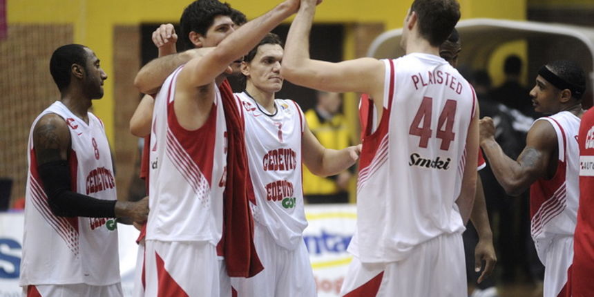 Podsused, 160111. 17.kolo NLB Liga. Veceras se u u sportskoj dvorani Sutinska vrela odigrava utakmica 17.kola NLB lige izmedu domacina KK Cedevita i gostiju KK Partizan iz Beograda. Na slici: slavlje igraca na kraju utakmice Foto: Sime Sokota / CROPIX