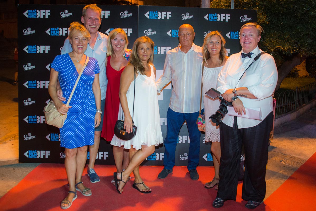 Uz prepuno kina i brojna poznata lica otvoren 3. Brač Film Festival, stigla i Tihana Lazović