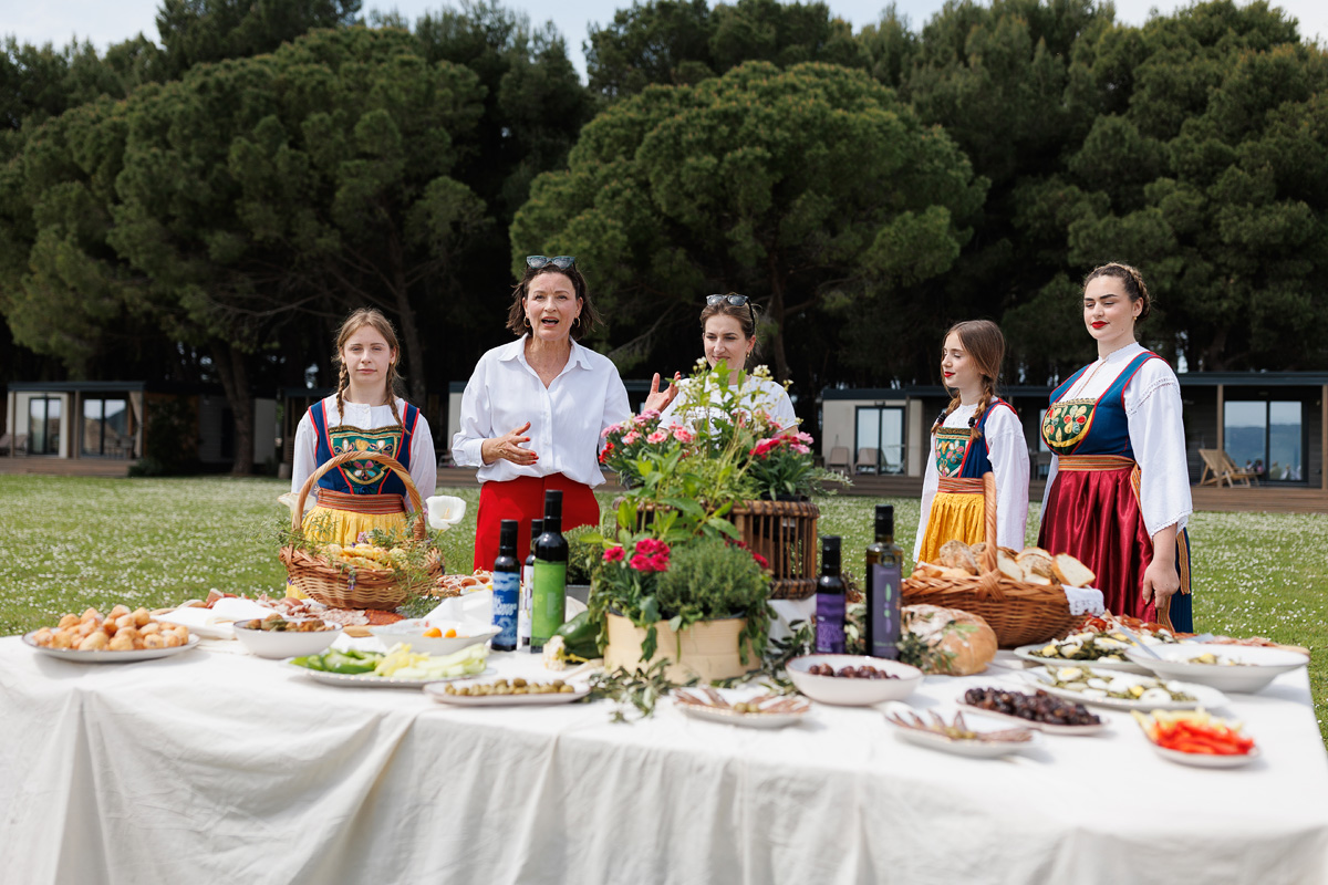 Materine užance @ kamp Crkvine, Vransko jezero Materine užance @ kamp Crkvine, Vransko jezero