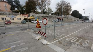 Zadar – Radovi na Liburnskoj obali otezavat ce promet na Poluotoku do svibnja 2015. godine. Photo: Filip Brala/PIXSELL