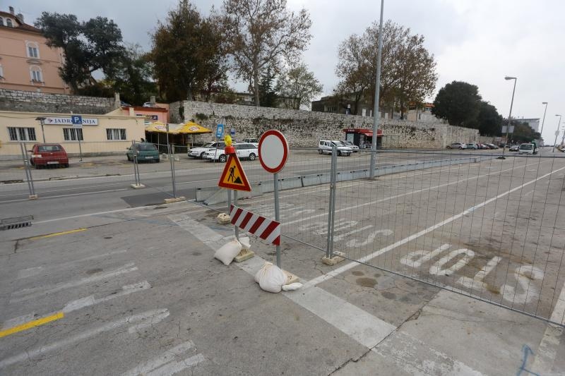 Zadar – Radovi na Liburnskoj obali otezavat ce promet na Poluotoku do svibnja 2015. godine. Photo: Filip Brala/PIXSELL