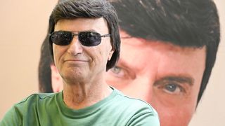 U Croatia Records-u odrzana je promocija novog albuma pjevaca Duska Lokina. U Croatia Records-u odrzana je promocija novog albuma pjevaca Duska Lokina.