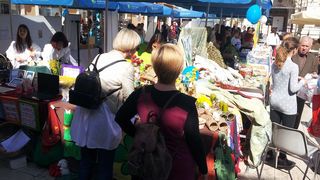 smotra učeničkih zadruga na Narodnom trgu; kreativnost na djelu; suveniri